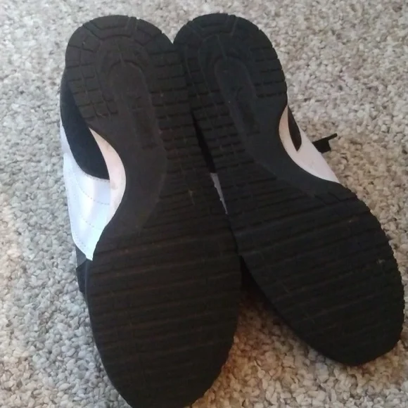 Puma sneakers unisex worn once - Picture 2 of 4